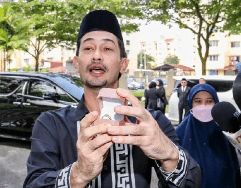 Farid Ambil Langkah Cuba Memujuk, Diana Tepis Dakapan Tanda Tidak Mahu Berdamai