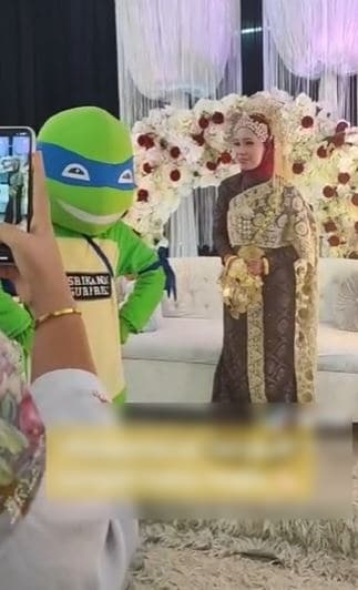 Reda Jodoh Tak Panjang, Pemuda Bermaskot ‘Sorok’ Sedih Hadir Majlis Ex