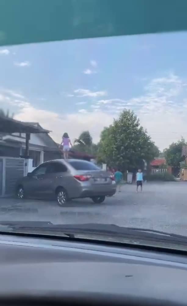 “Anak Jiran Selamba Panjat Kereta Depan Rumah” – Ini Reaksi Tuan Rumah